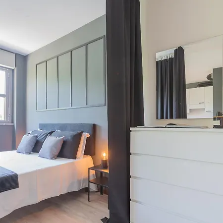 Black Loft By Rent كومو