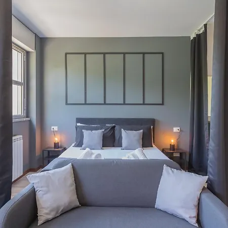 Black Loft By Rent كومو