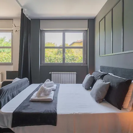 Black Loft By Rent * Como