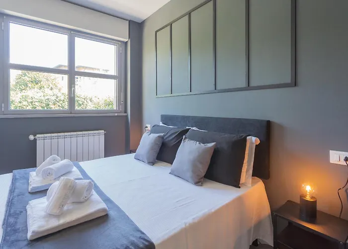 Black Loft By Rent דירה קומו